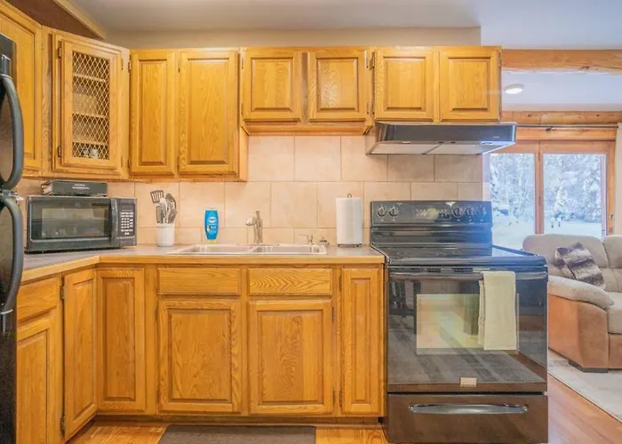 Tucked Away Timber Lower Suite